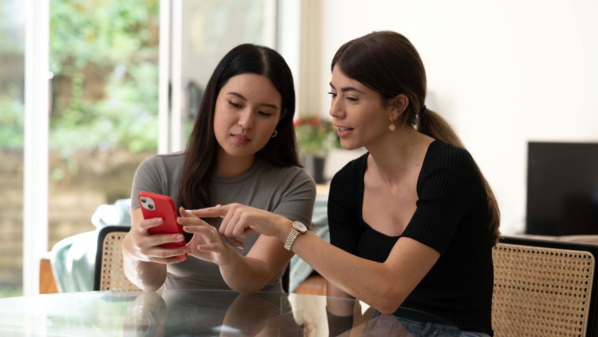 friends doing online search